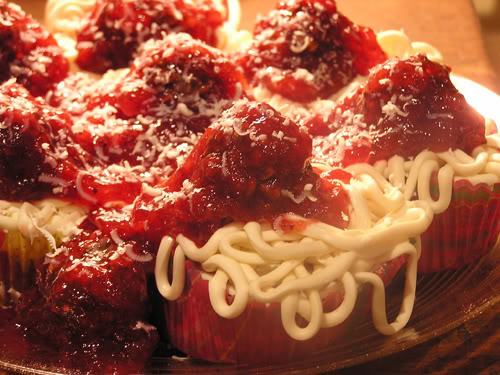 spaghetti and meatballs cupcakes
